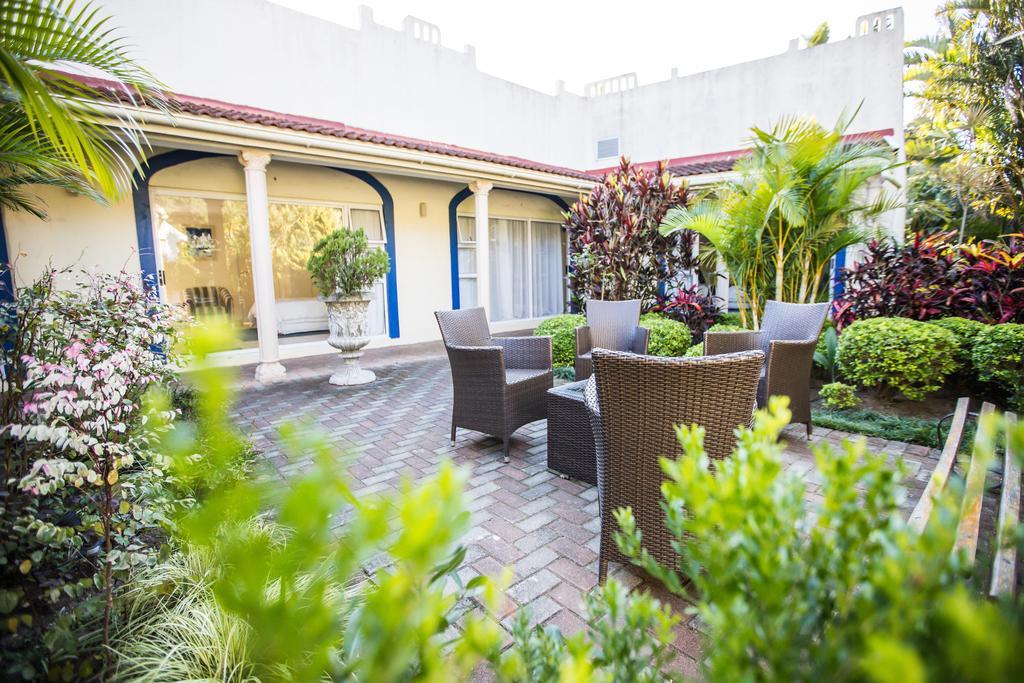 Santorini Guesthouse East London Kültér fotó